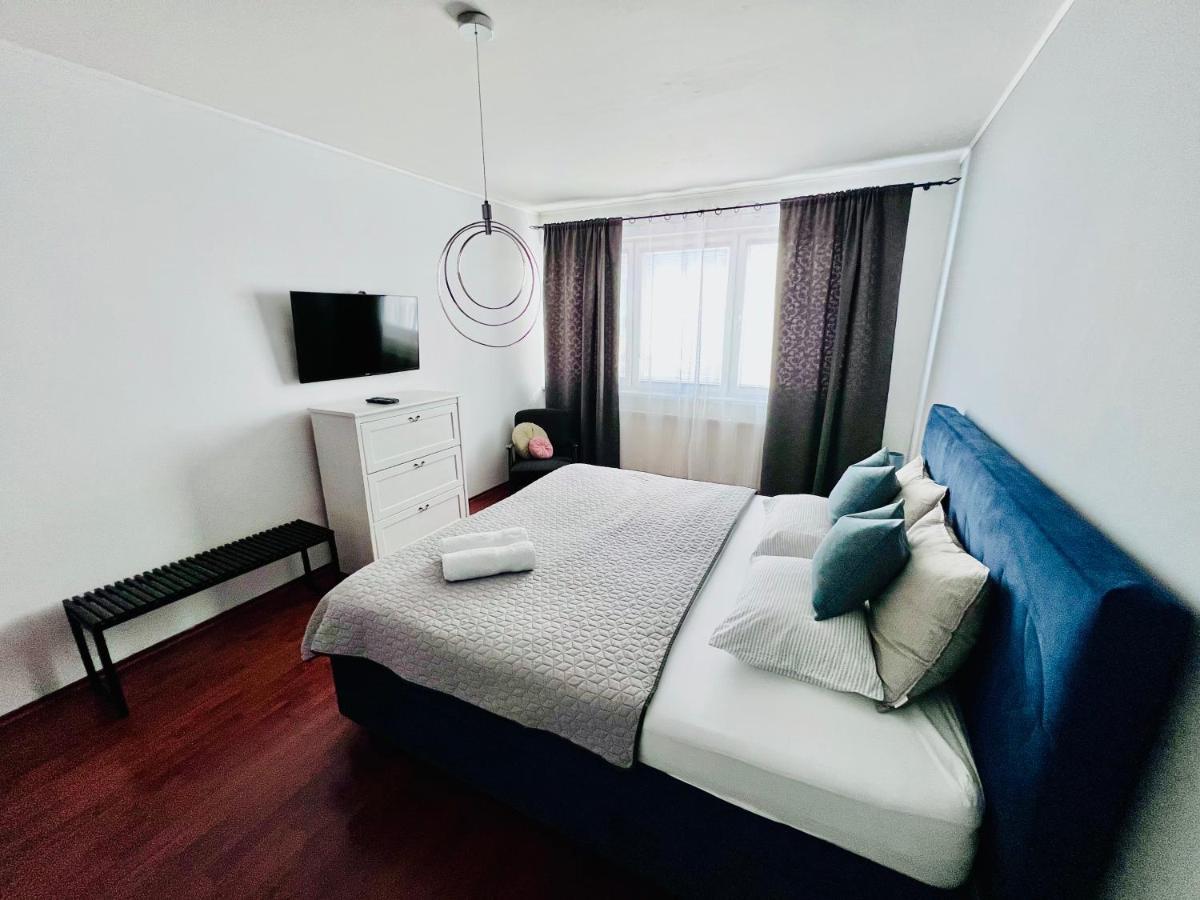 באנסקה ביסטריצה Bl Luxury Apartment, 24Hr Self Check-In, Free Private Garage Parking, Panoramic Views From Balcony, 5 Minute Walk To City Center מראה חיצוני תמונה