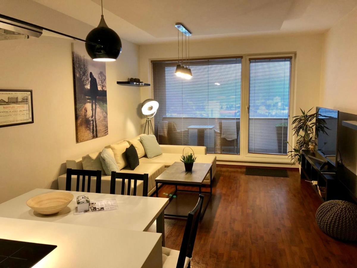 באנסקה ביסטריצה Bl Luxury Apartment, 24Hr Self Check-In, Free Private Garage Parking, Panoramic Views From Balcony, 5 Minute Walk To City Center מראה חיצוני תמונה